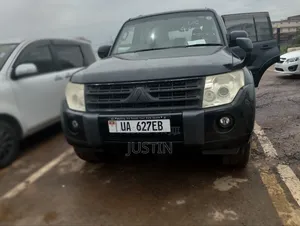 Mitsubishi Pajero 3.0 2012 Black