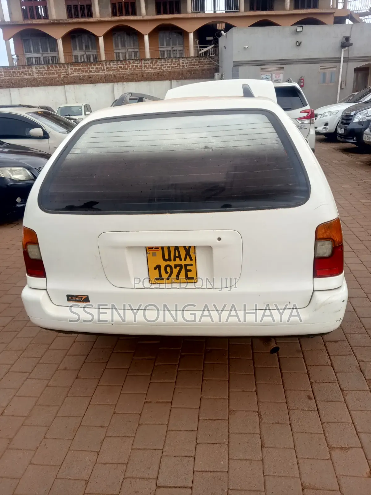 Toyota Corolla 1998 White