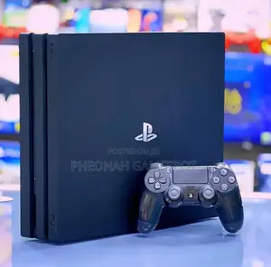30 Games Inside This Ps4 Pro: You Will Even Forget Your Lover. 2 Pads