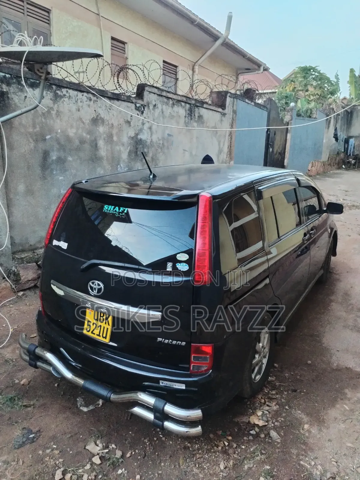 Toyota ISIS 1.8 Platana 2007 Black