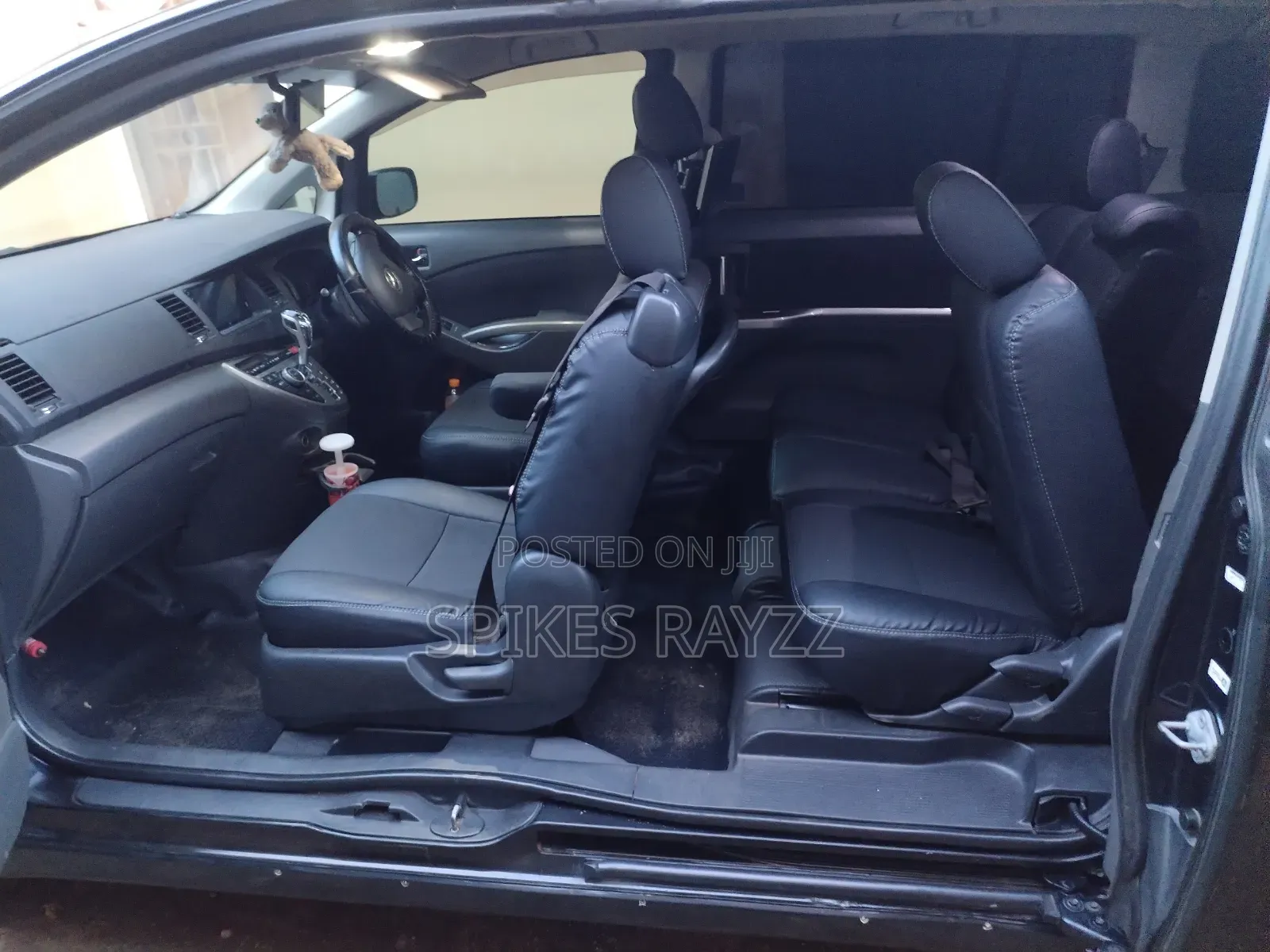 Toyota ISIS 1.8 Platana 2007 Black