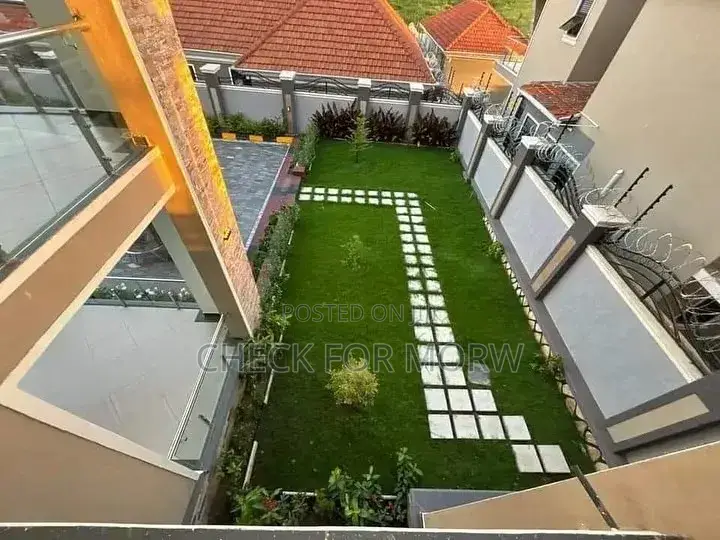 5bdrm Duplex in Munyonyo, Makindye for rent