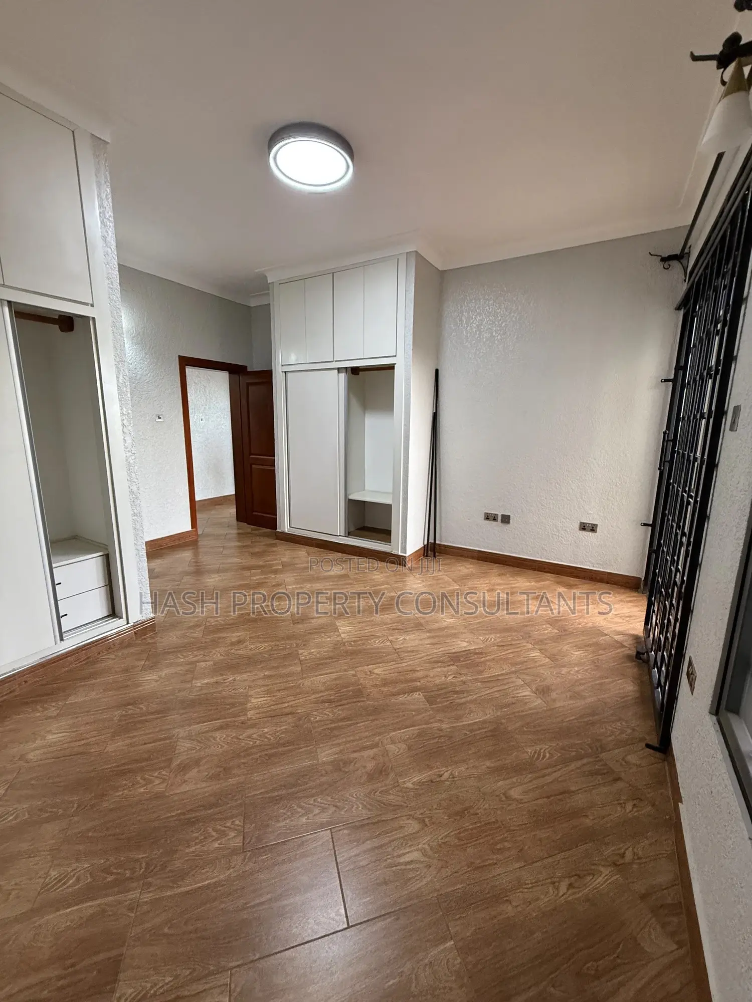 3bdrm Apartment in Muyenga, Central Division for rent