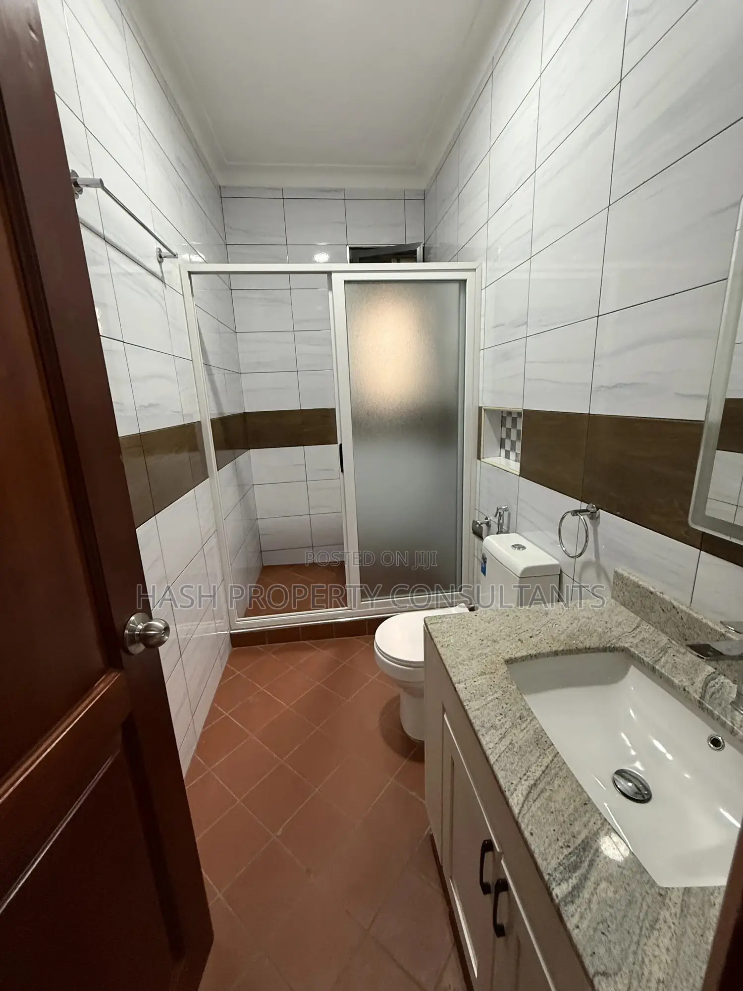 3bdrm Apartment in Muyenga, Central Division for rent
