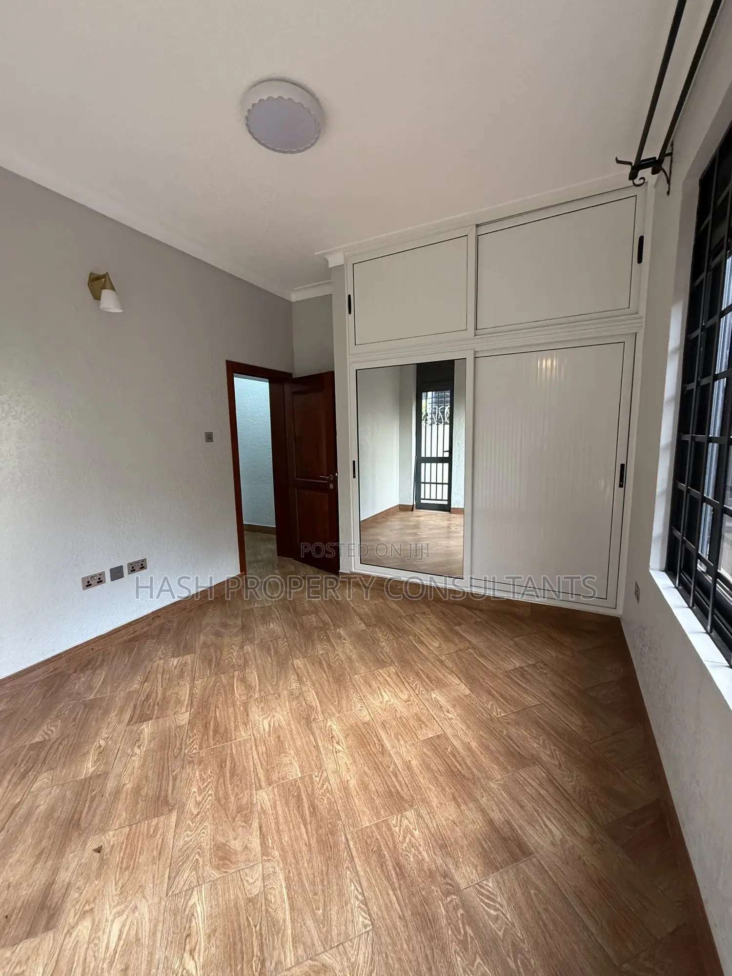 3bdrm Apartment in Muyenga, Central Division for rent