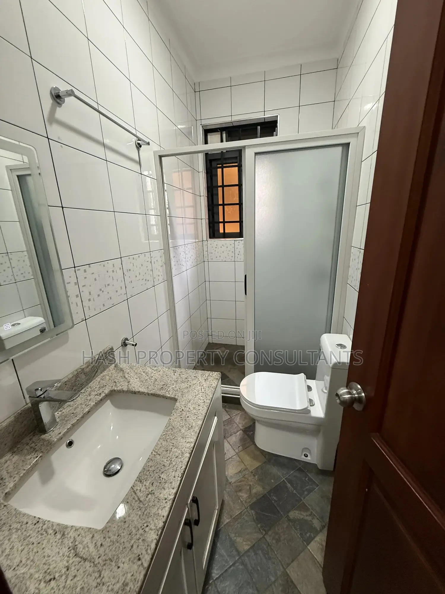 3bdrm Apartment in Muyenga, Central Division for rent