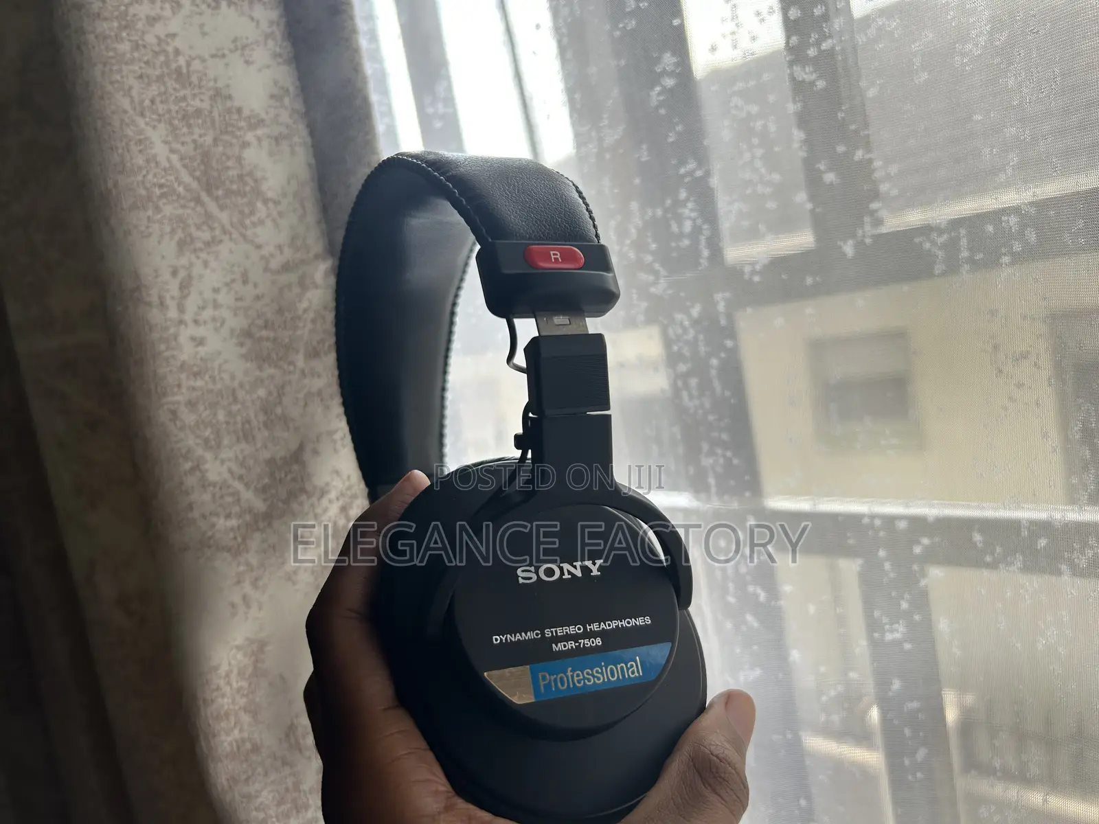 Sony MDR-7506 Professional Studio Monitor Headphones - Barely Used