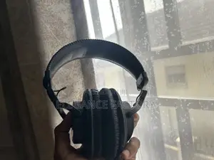 Sony MDR-7506 Professional Studio Monitor Headphones - Barely Used
