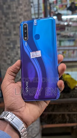 Vivo Y19 128 GB Blue
