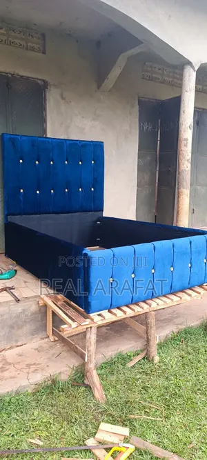 4 by 6 Upholster Bed