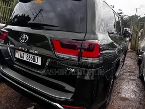 Toyota Land Cruiser 2017 Green