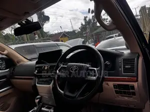 Toyota Land Cruiser 2017 Green