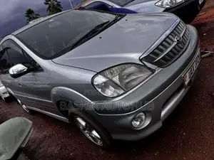 Toyota Nadia 2002 Silver