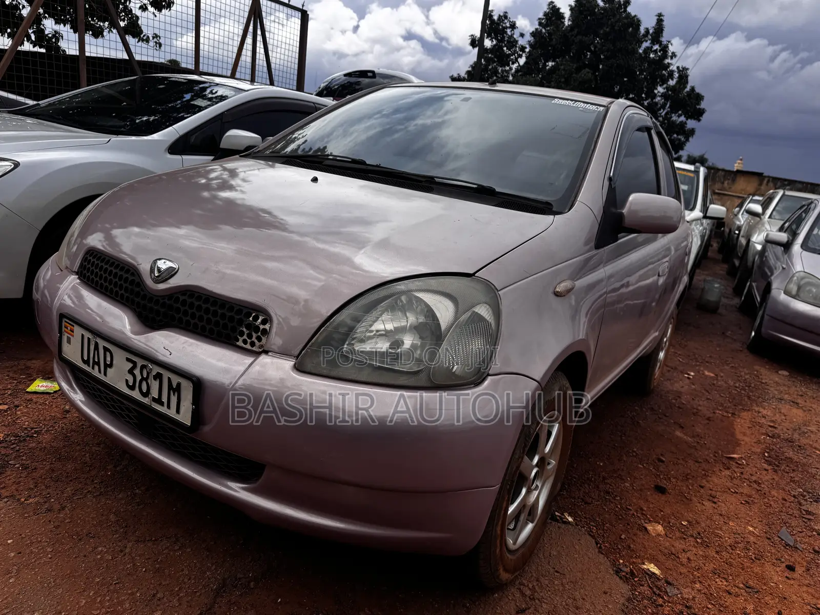 Toyota Vitz 2001 Silver