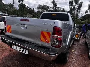Toyota Hilux 2007 Silver