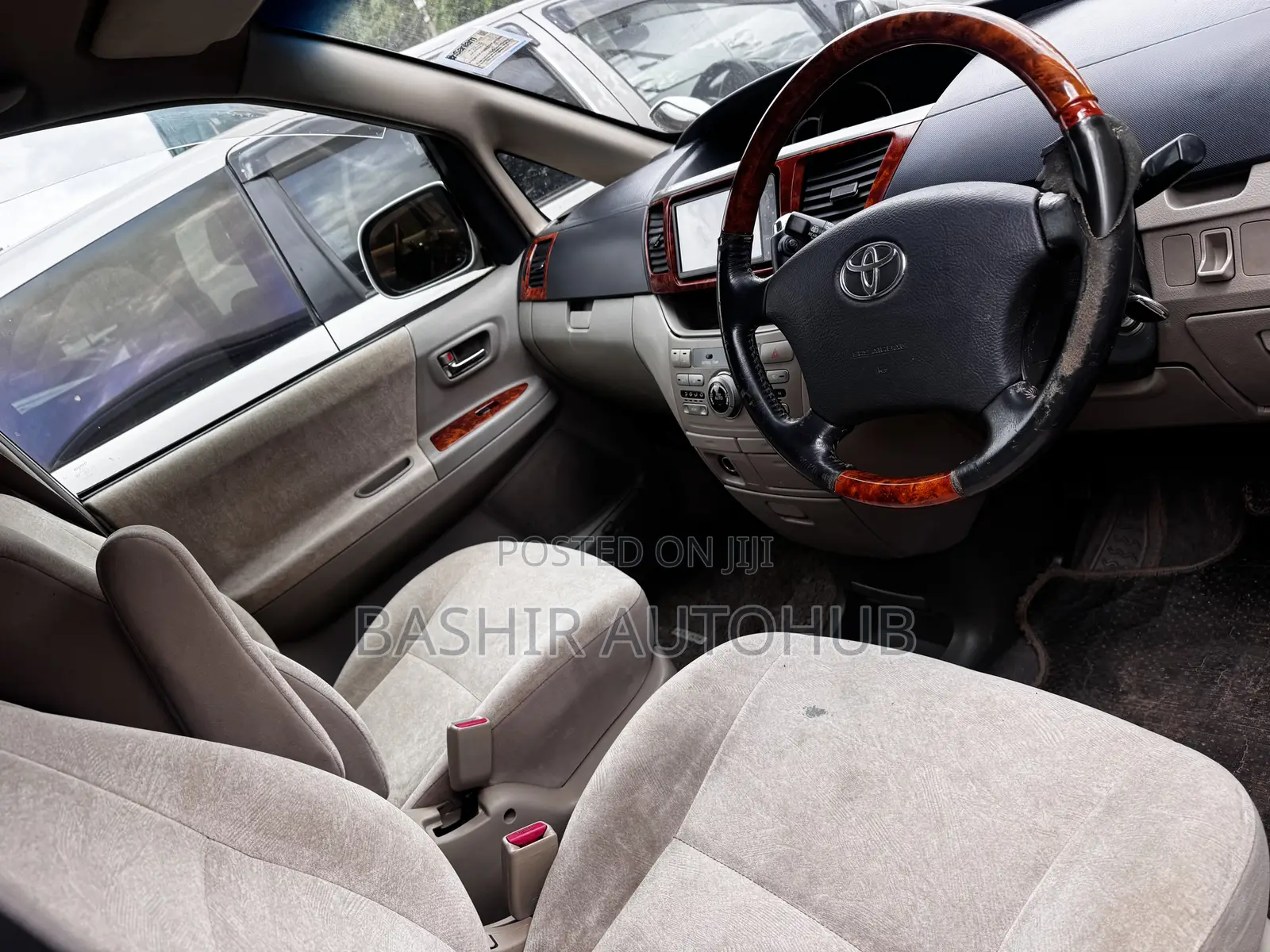 Toyota Noah 2007 White