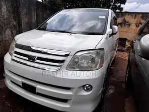 Toyota Noah 2007 White