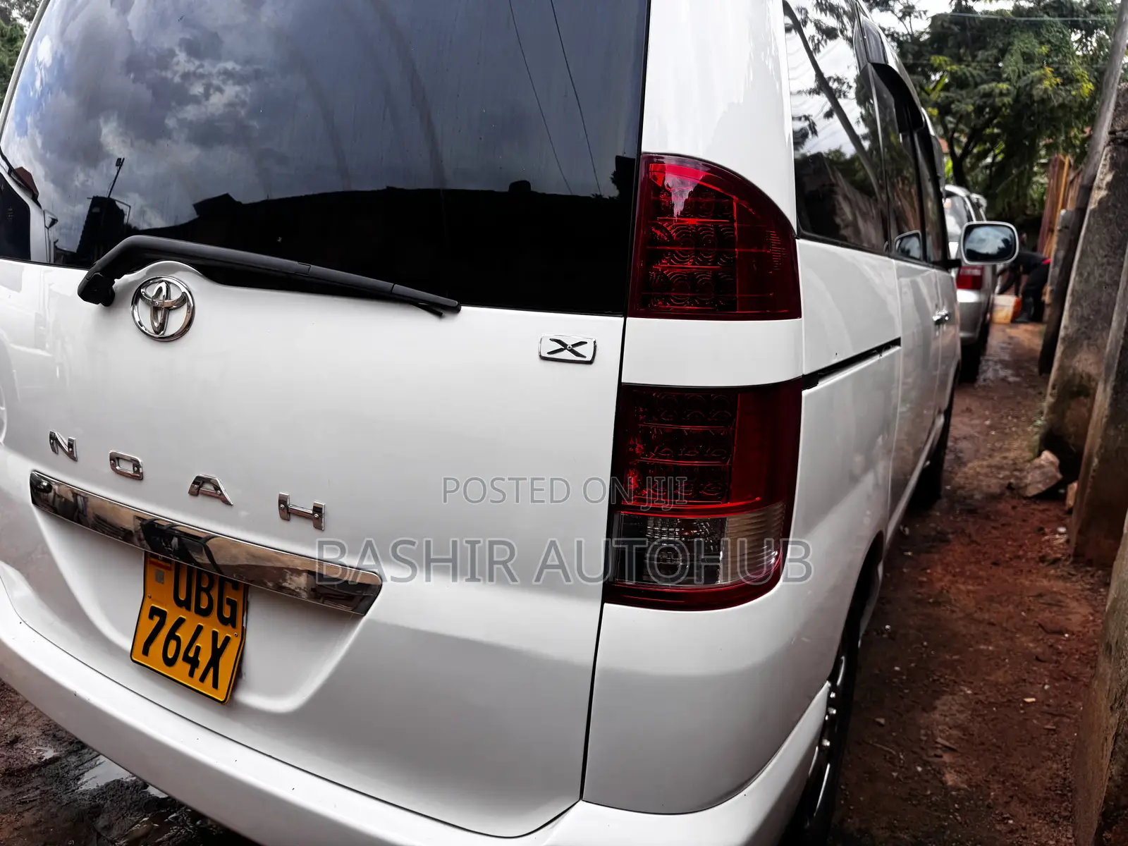Toyota Noah 2007 White
