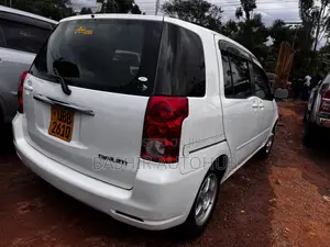 Toyota Raum 2006 White