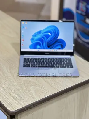 New Laptop Huawei MateBook 13 WRT-W29E 8GB AMD Ryzen 5 SSD 256GB