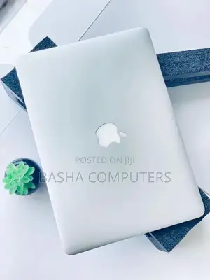 New Laptop Apple MacBook Air 8GB Intel Core i5 SSD 256GB