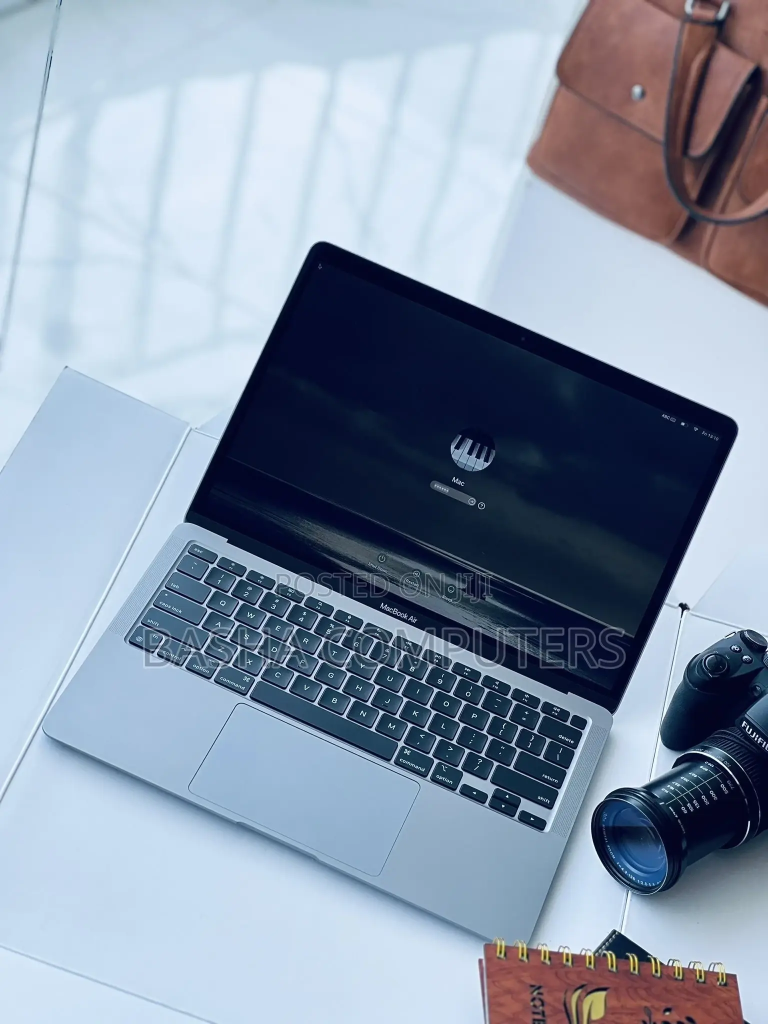 New Laptop Apple MacBook Pro 2017 16GB Intel Core i7 SSD 512GB