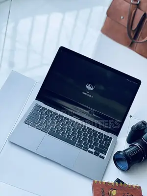 New Laptop Apple MacBook Pro 2017 16GB Intel Core i7 SSD 512GB