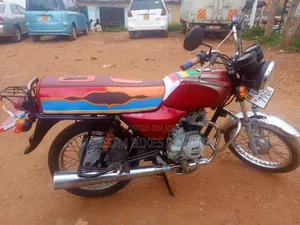 Bajaj Boxer 2024 Red