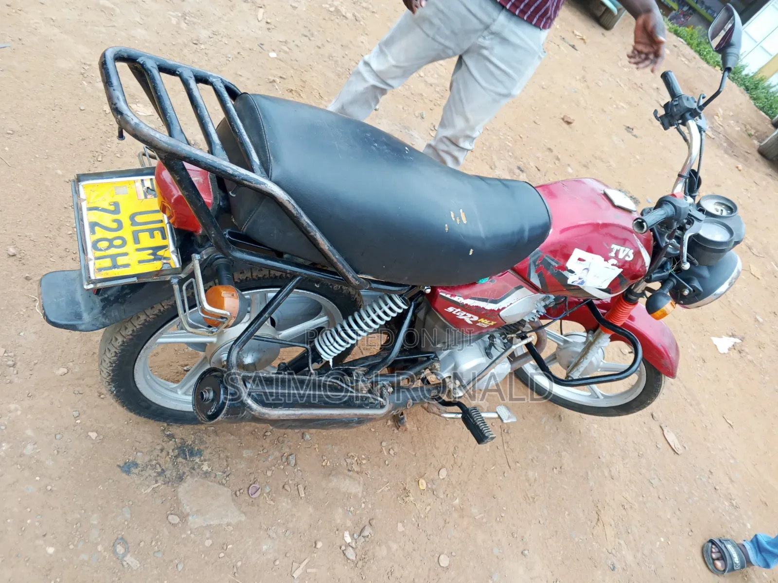 TVS HLX 125 2015 Red