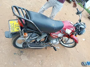 TVS HLX 125 2015 Red