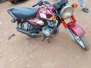 TVS HLX 125 2015 Red