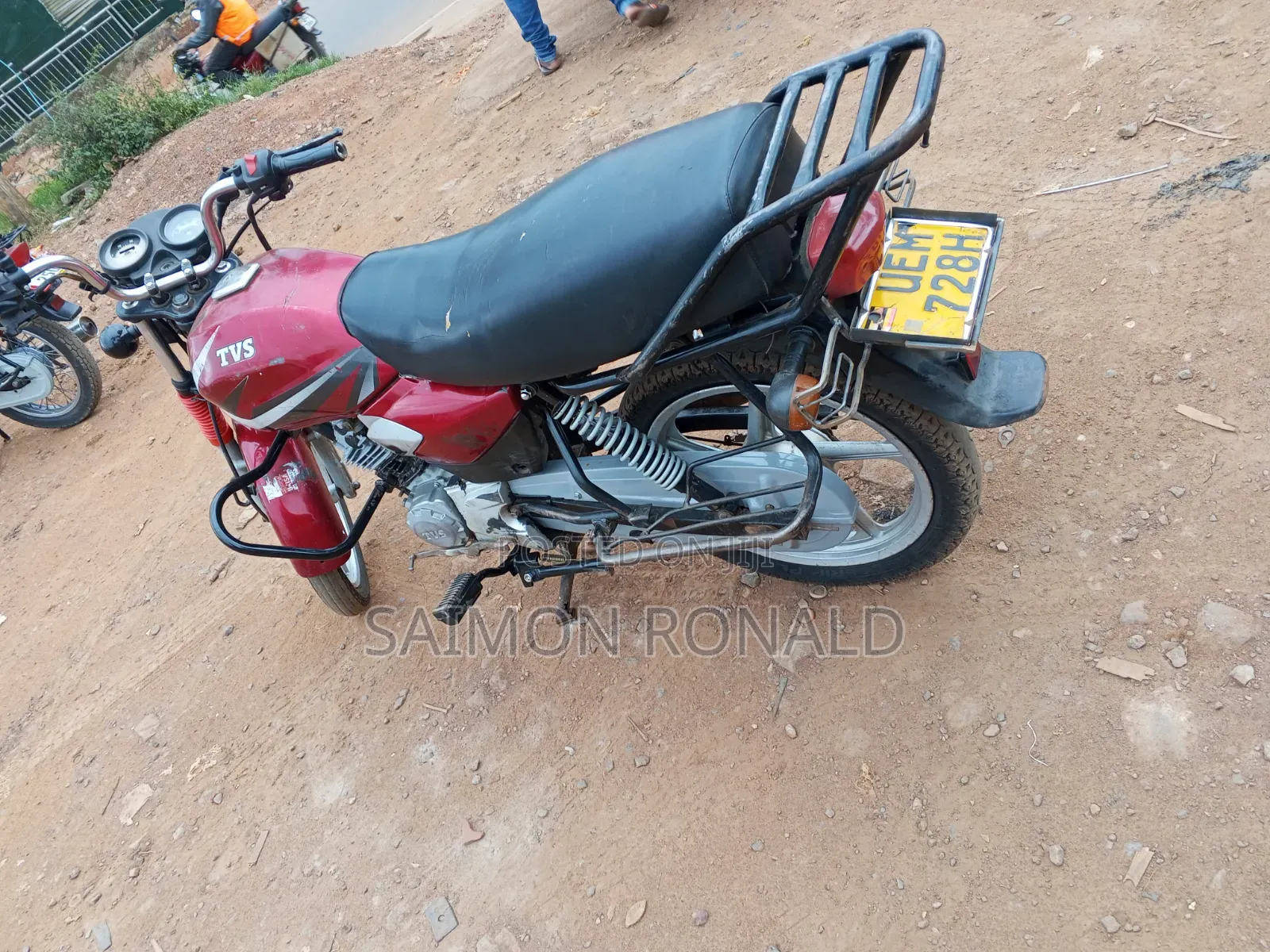 TVS HLX 125 2015 Red