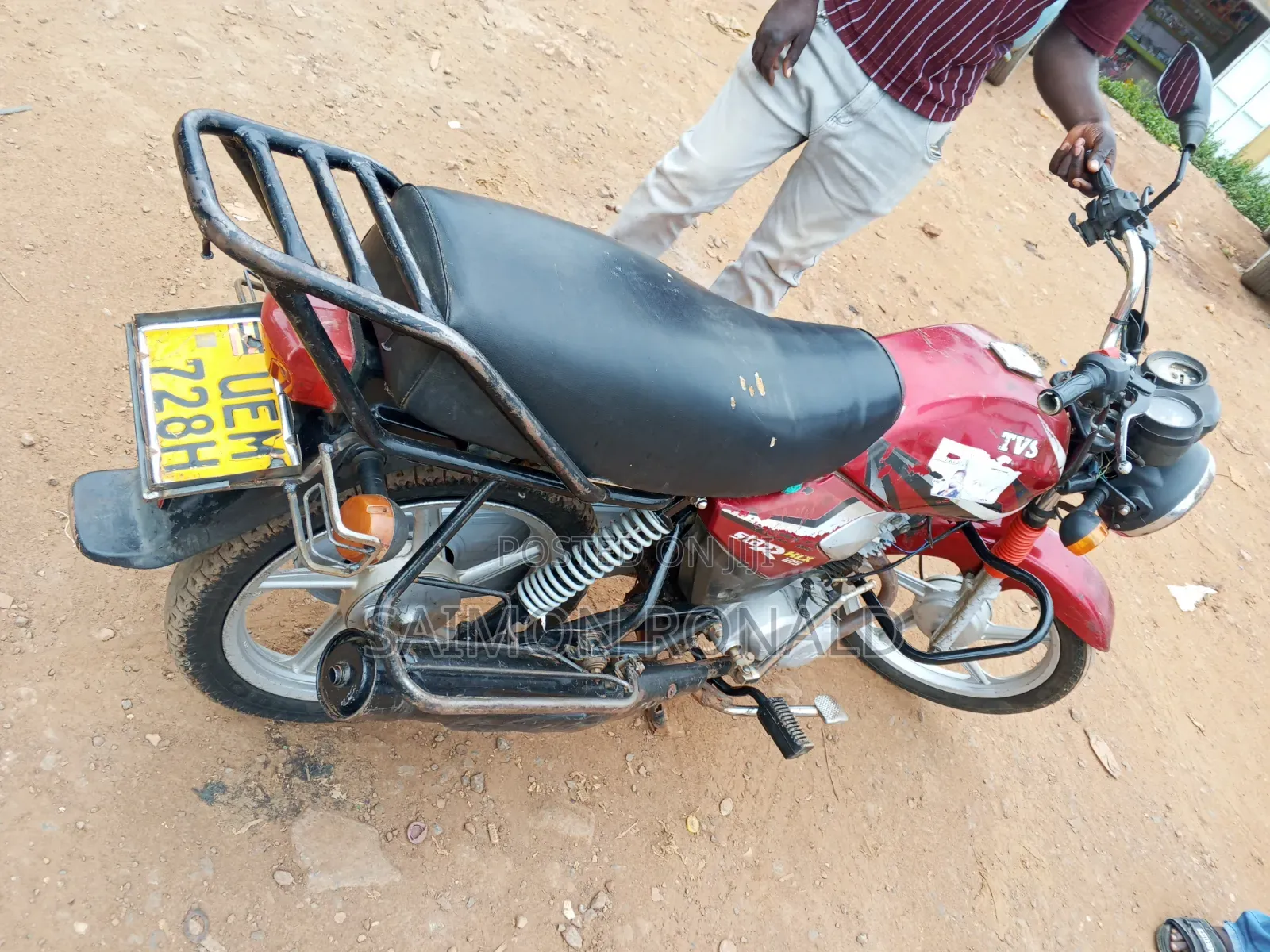 TVS HLX 125 2015 Red
