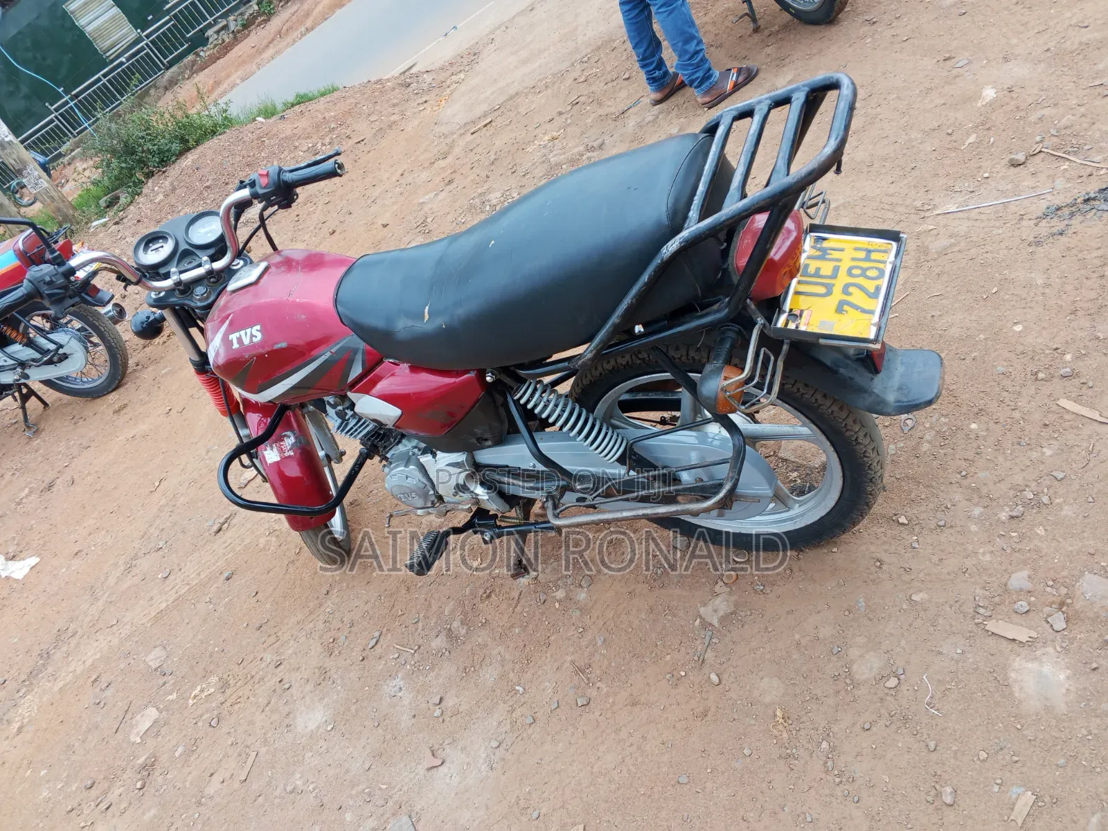 TVS HLX 125 2015 Red