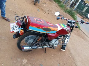 Bajaj Boxer 100 2023 Red