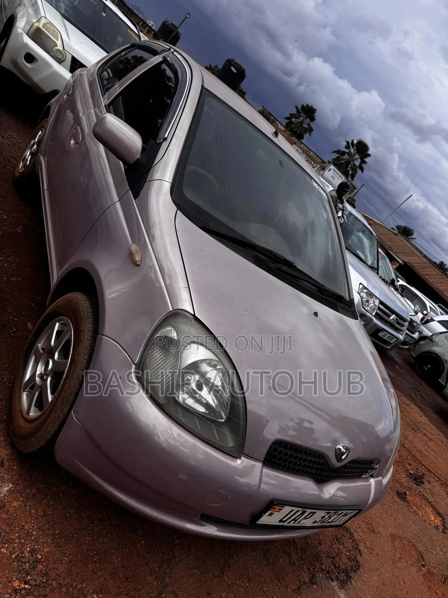 Toyota Vitz 2001 Silver
