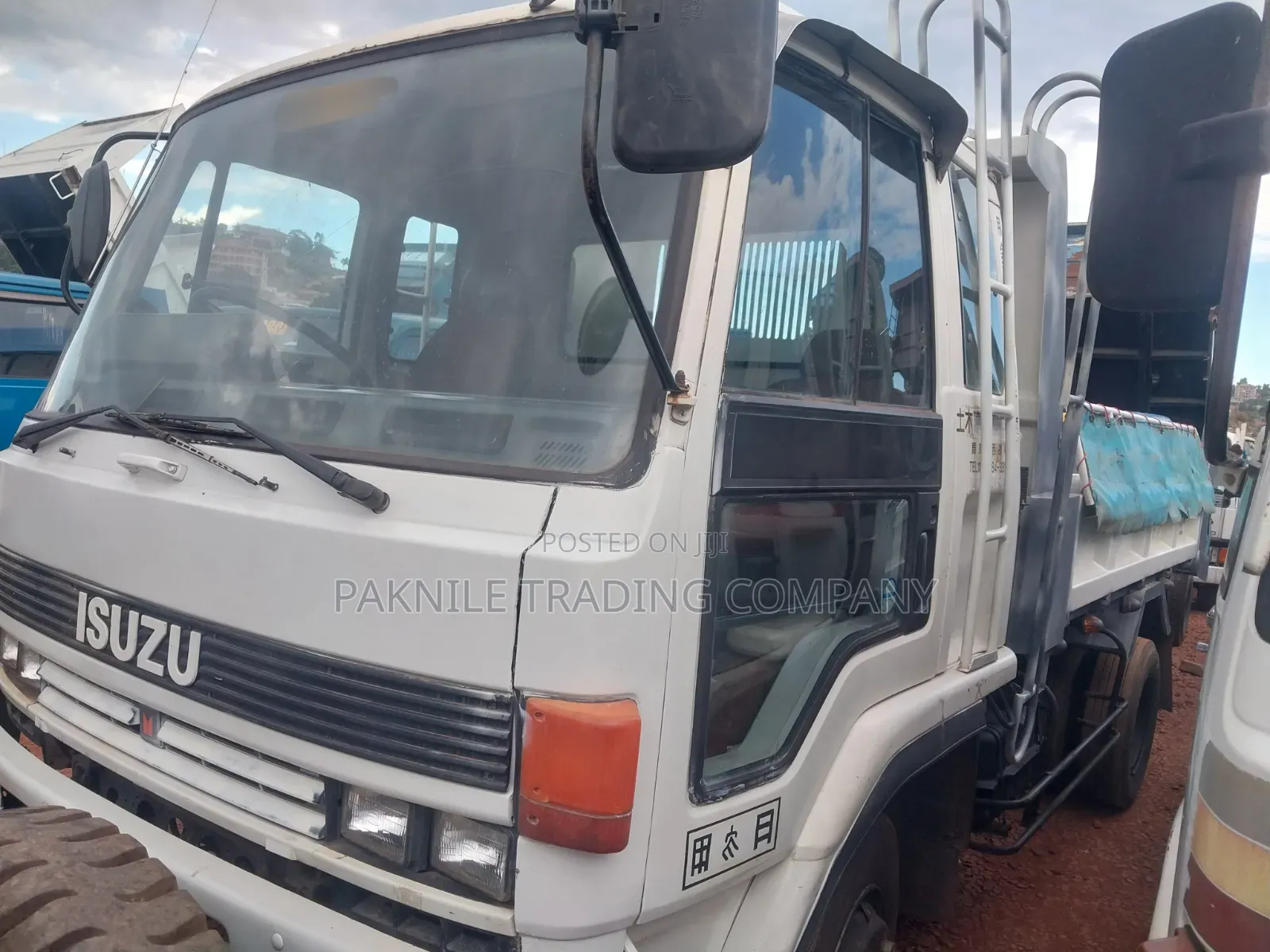 Isuzu 2 Ton 1994 White