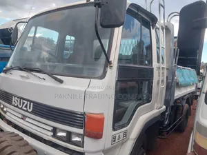 Isuzu 2 Ton 1994 White