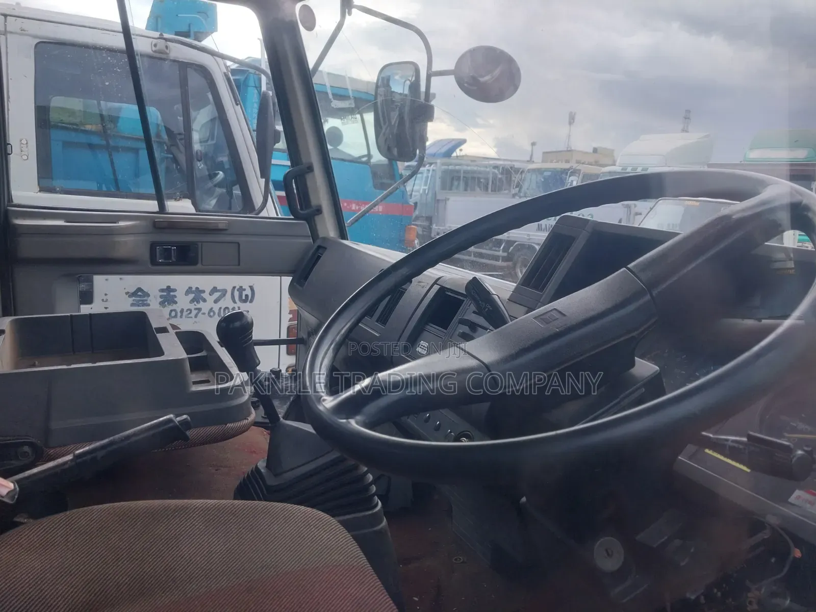 Isuzu 2 Ton 1994 White