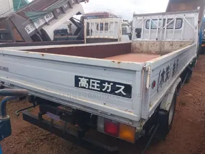Mitsubishi Canter 1992 White