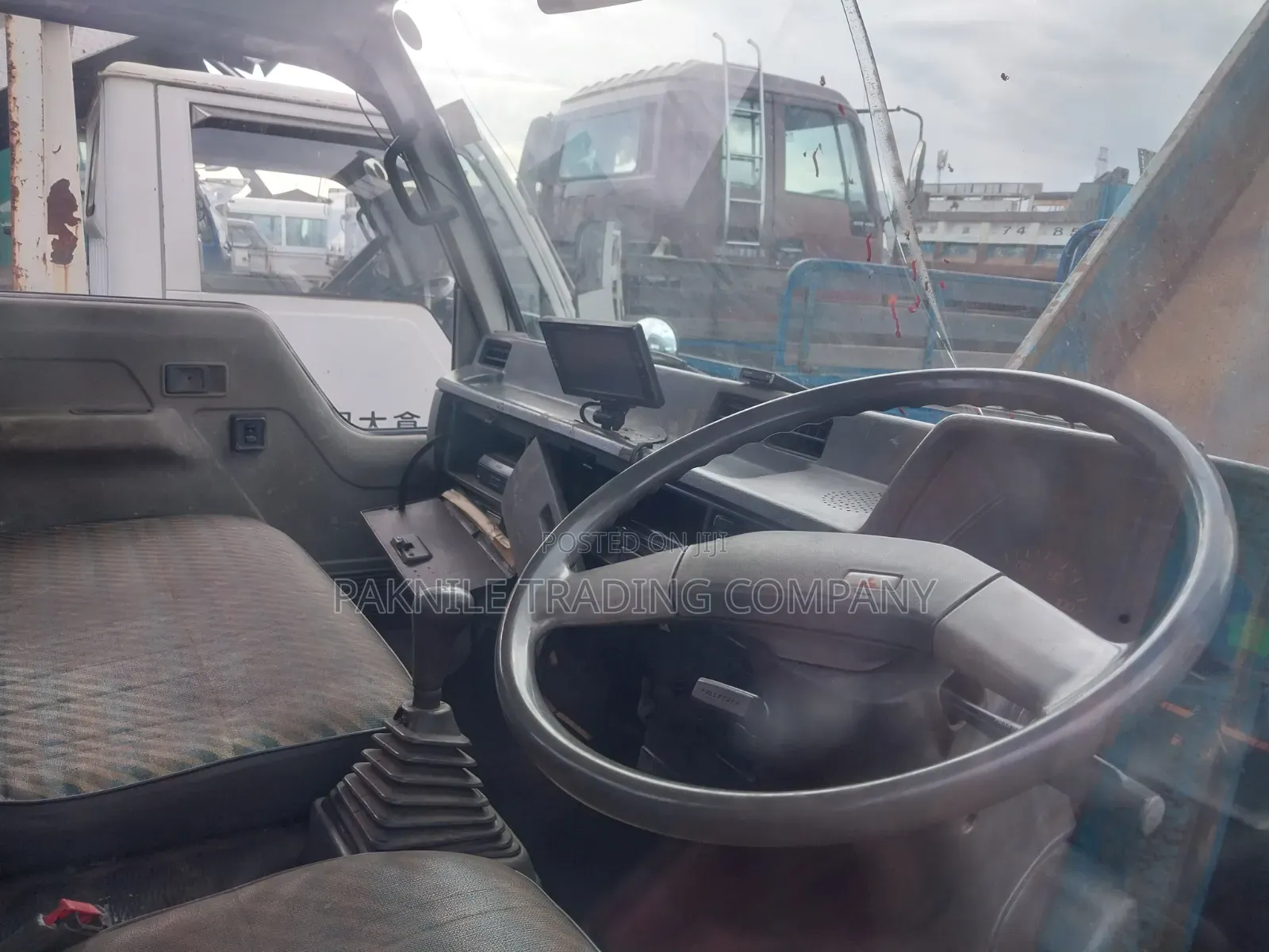 Mitsubishi Canter 1992 White