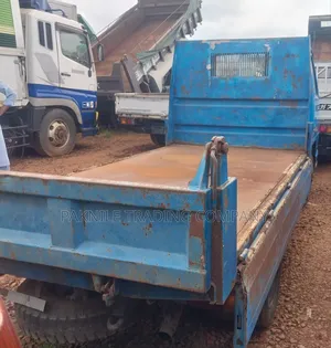 Isuzu 2 Ton Transport Truck Blue