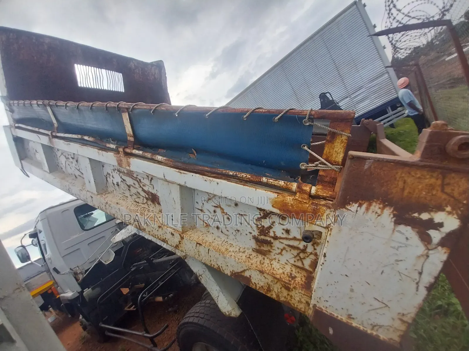 Isuzu 4 Ton Dump Truck 1992