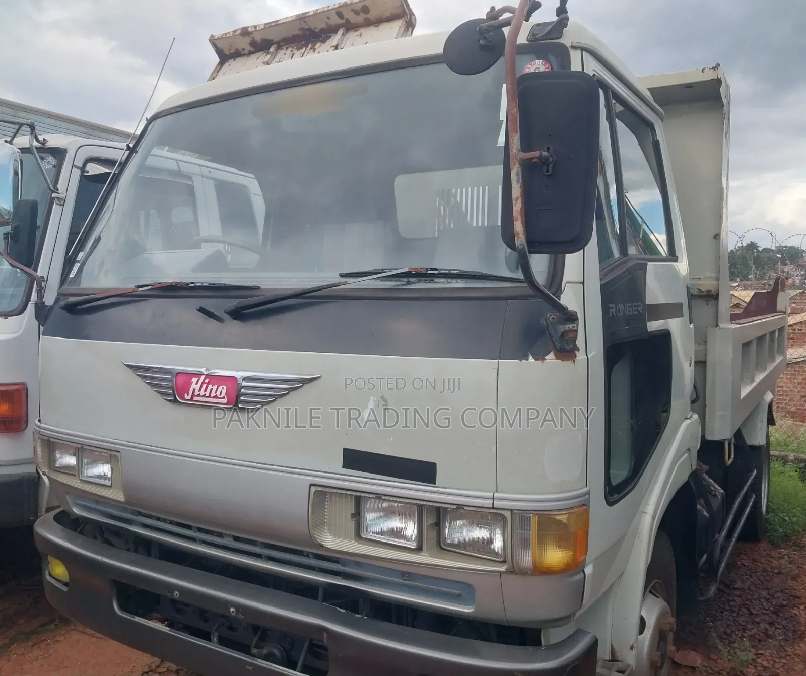 Hino 4 Ton Dump Truck 1991 White