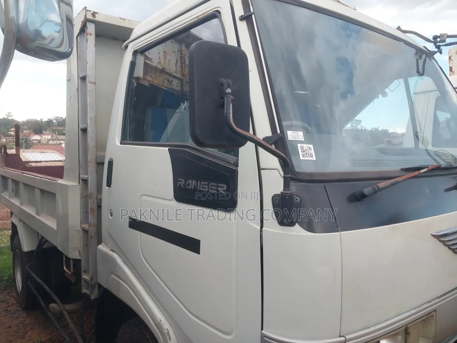 Hino 4 Ton Dump Truck 1991 White