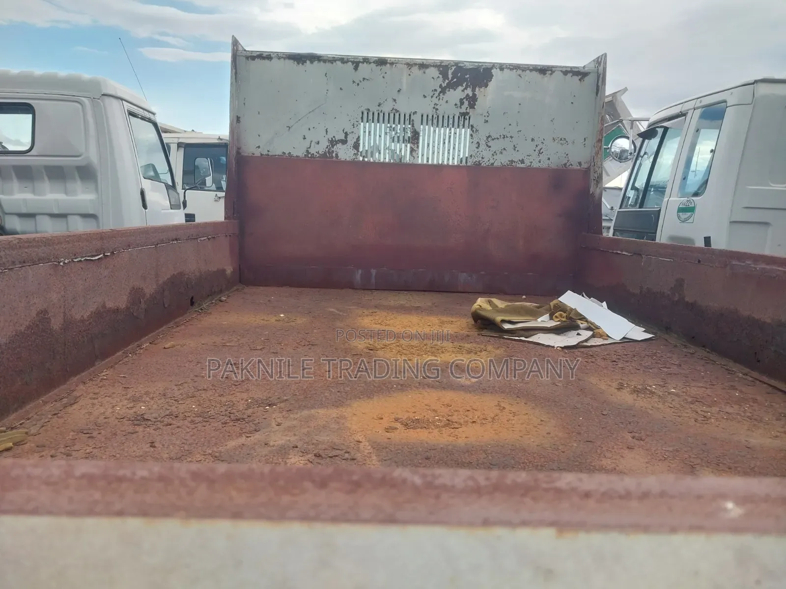 Hino 4 Ton Dump Truck 1991 White