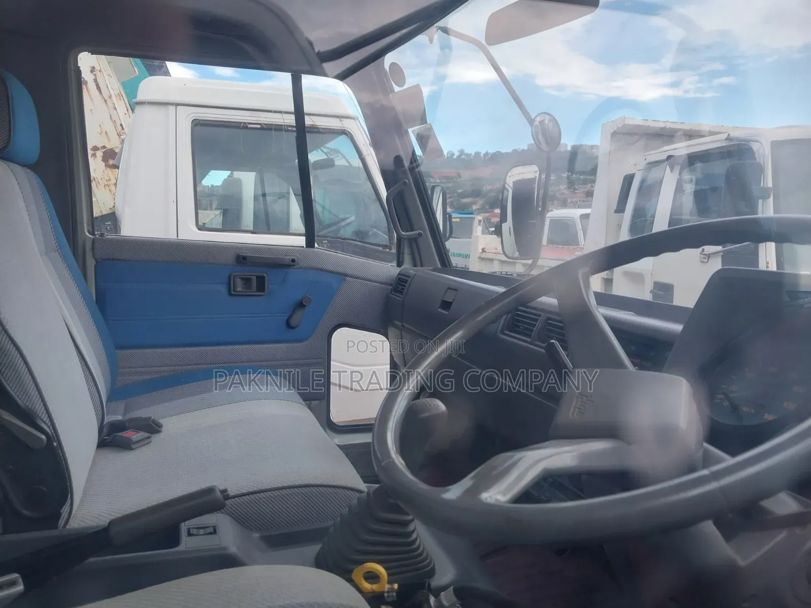 Hino 4 Ton Dump Truck 1991 White