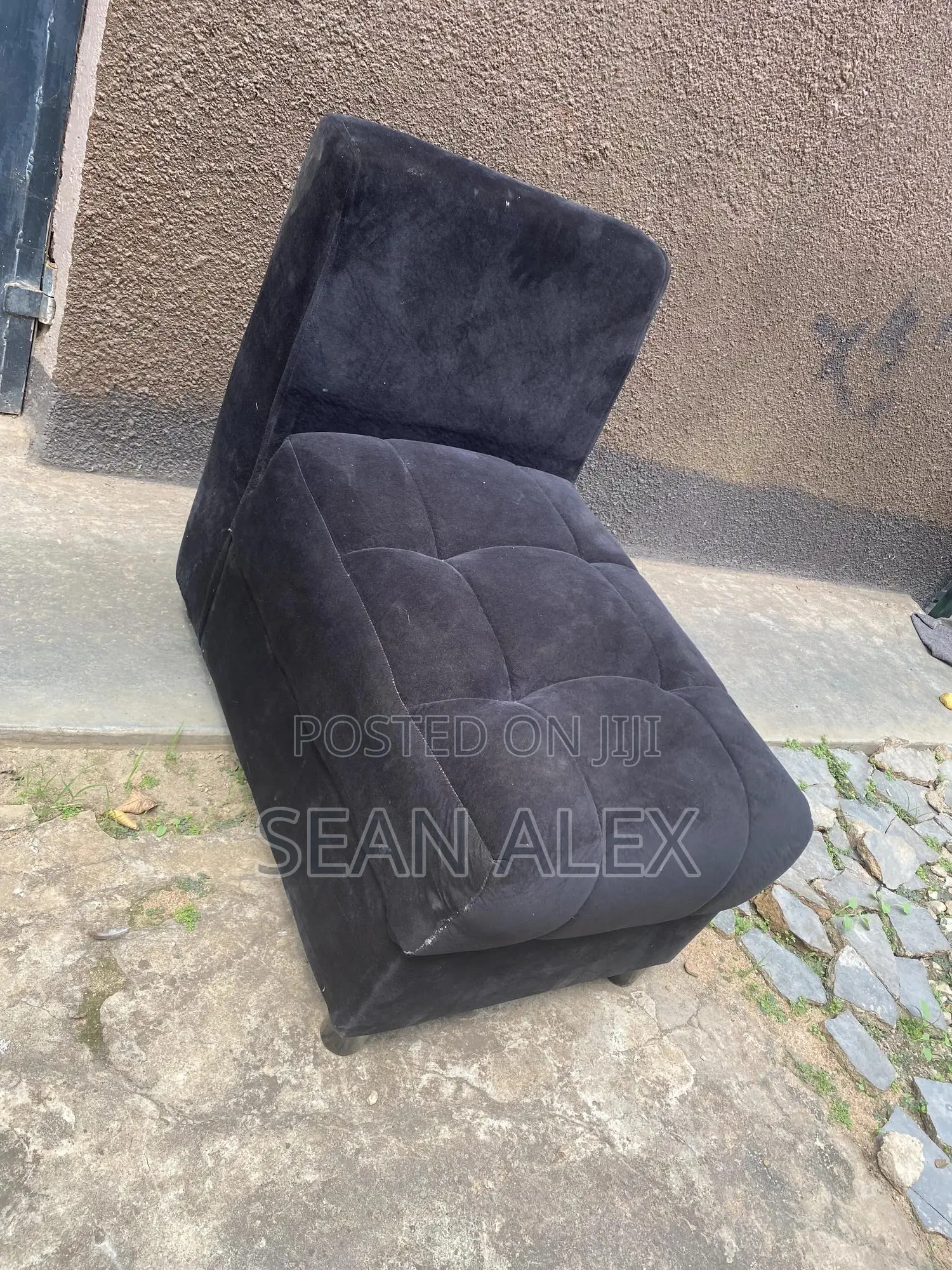 Nice One Seater Chair.
