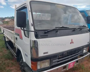Mitsubishi Canter 4 Ton Truck 1993