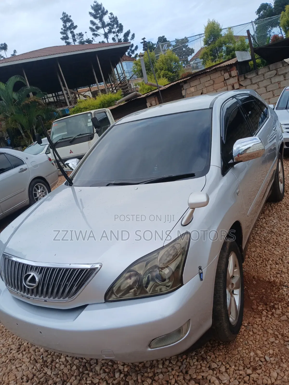 Toyota Harrier 2.5 Hybrid 4WD 2015 Silver